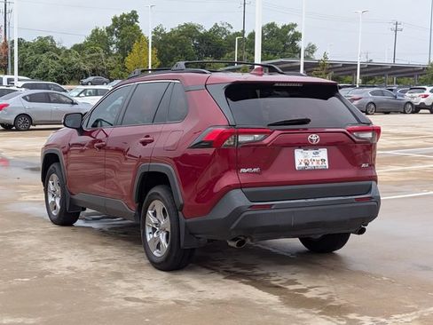 Used 2023 Toyota RAV4 XLE w/ Convenience Package FWD image 4