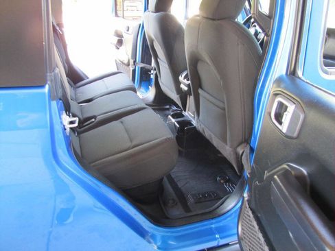Used 2021 Jeep Gladiator Sport AWD/4WD image 19