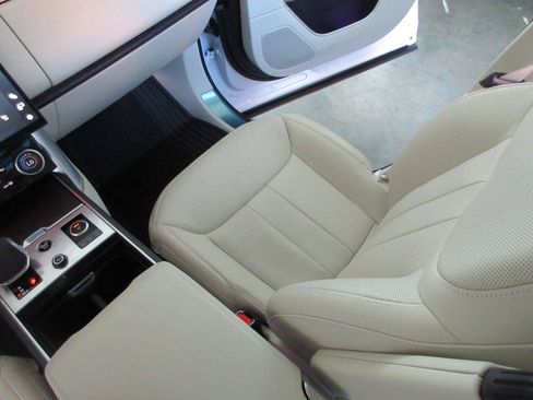 Used 2023 Land Rover Range Rover SE AWD/4WD image 19