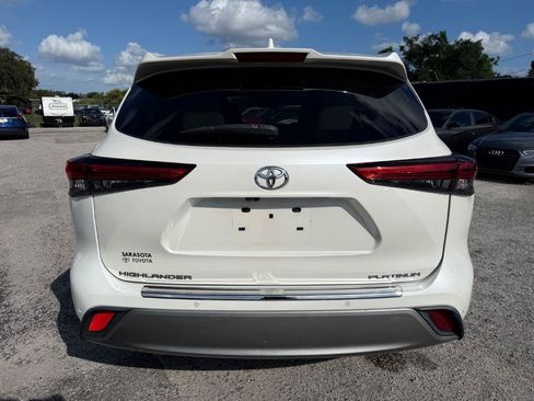 Used 2020 Toyota Highlander Platinum FWD image 6