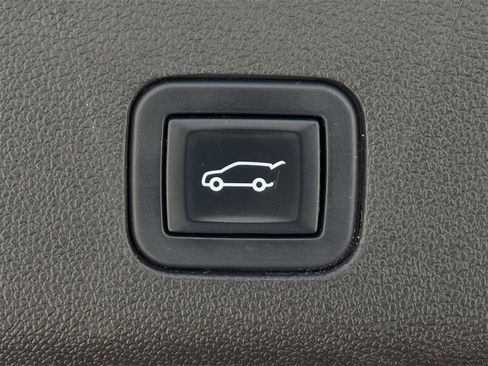 Used 2021 Chevrolet Tahoe Z71 w/ Rear Media and Nav Package image 31