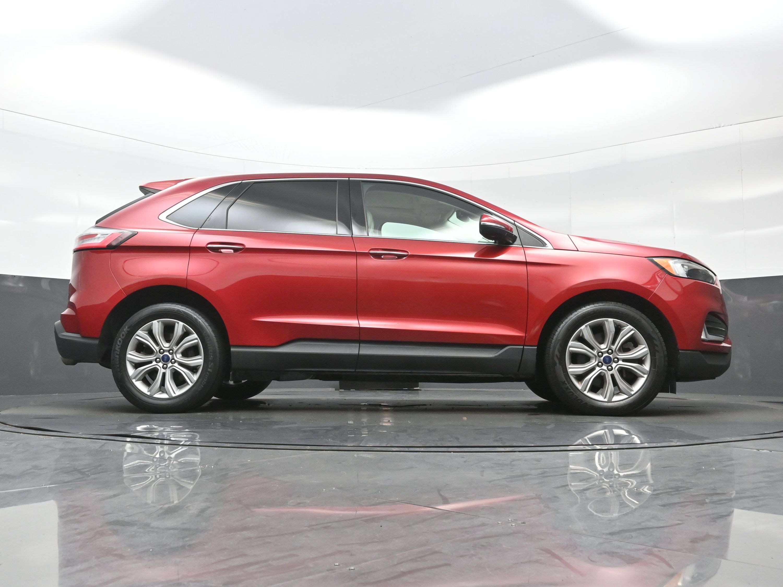 Used 2022 Ford Edge Titanium AWD/4WD image 34