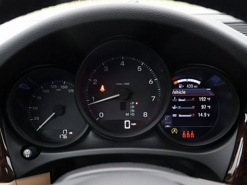 New 2026 Porsche Macan image 26