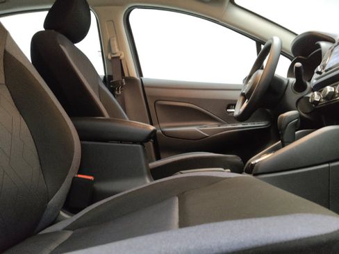 Used 2025 Nissan Versa SV FWD image 21