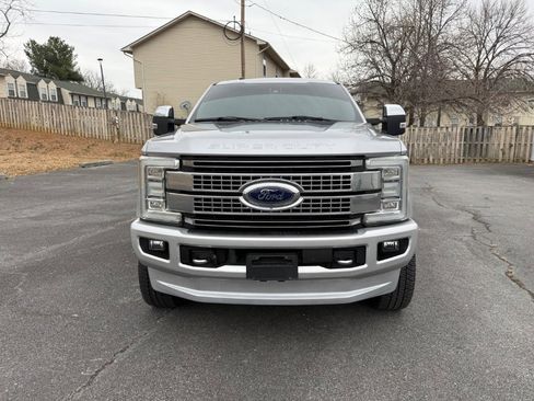 Used 2017 Ford F250 Platinum w/ Platinum Ultimate Package image 2