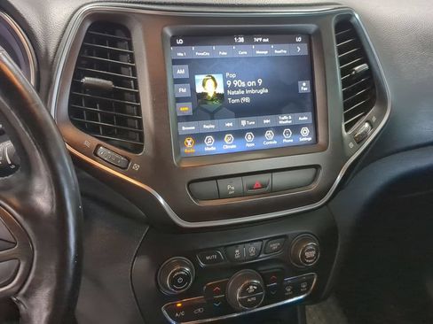 Used 2020 Jeep Cherokee Trailhawk w/ Cold Weather Group AWD/4WD image 34