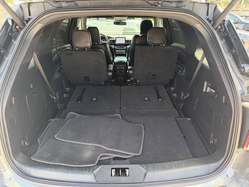 Used 2022 Ford Explorer ST AWD/4WD image 39