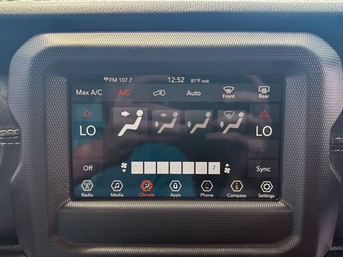 Used 2020 Jeep Wrangler Unlimited Sahara AWD/4WD image 34