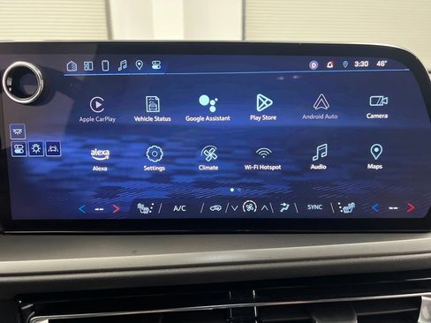 Used 2024 Chevrolet Traverse LT image 59