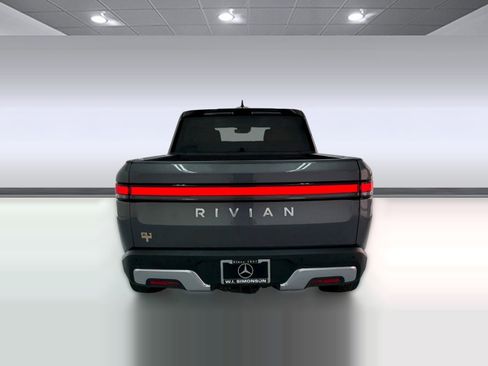 Used 2023 Rivian R1T Adventure AWD/4WD image 9