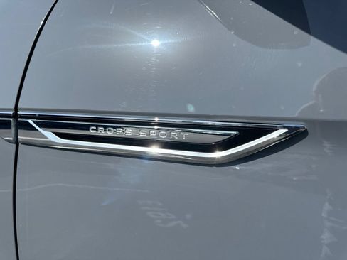 Used 2022 Volkswagen Atlas Cross Sport SEL R-Line AWD/4WD image 5