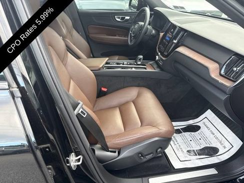 Used 2023 Volvo XC60 B5 Plus w/ Climate Package AWD/4WD image 4