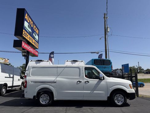 Used 2021 Nissan NV 2500 SV RWD image 3