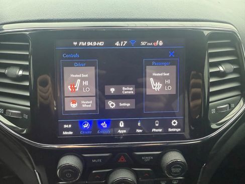 Used 2021 Jeep Grand Cherokee Laredo X image 19