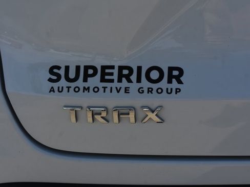 Used 2025 Chevrolet Trax LT w/ LT Convenience Package FWD image 7