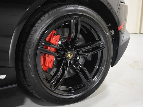 Used 2023 Lamborghini Huracan EVO image 6
