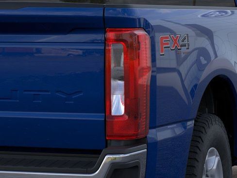 New 2026 Ford F250 XLT w/ FX4 Off-Road Package AWD/4WD image 21