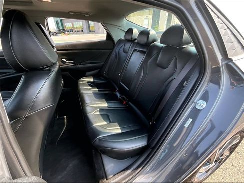 Used 2025 Hyundai Elantra Limited FWD image 26