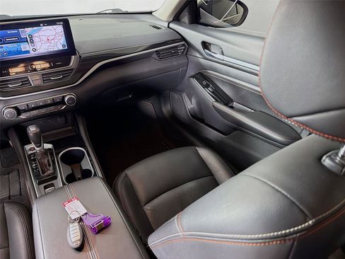 Used 2023 Nissan Altima 2.5 SR w/ SR Premium Package AWD/4WD image 25
