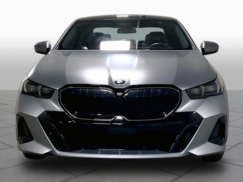 Certified 2024 BMW 540i xDrive w/ Premium Package AWD/4WD image 3