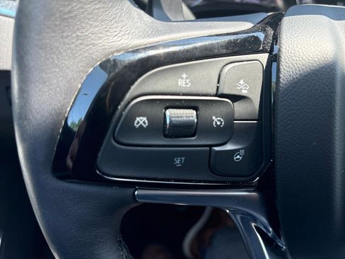 Used 2023 Buick Enclave Essence FWD image 12