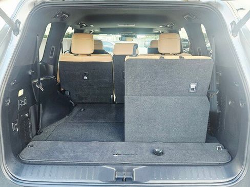 Used 2022 Lexus LX 600 4WD w/ Accessory Package (Z1) image 33