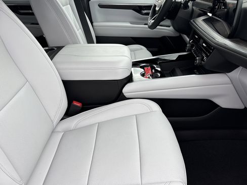 New 2026 Chevrolet Tahoe Premier image 12