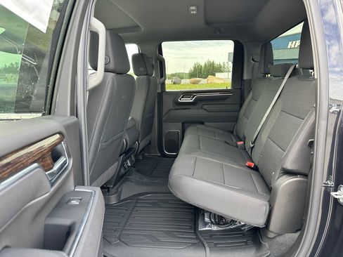 New 2025 GMC Sierra 2500 SLE image 16