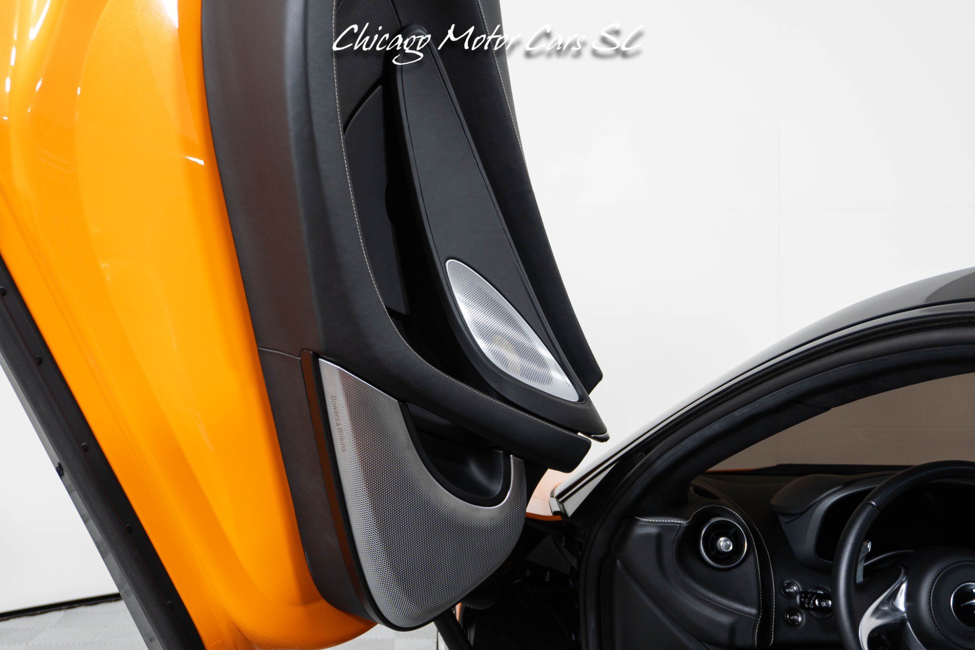 Used 2023 McLaren GT RWD image 25