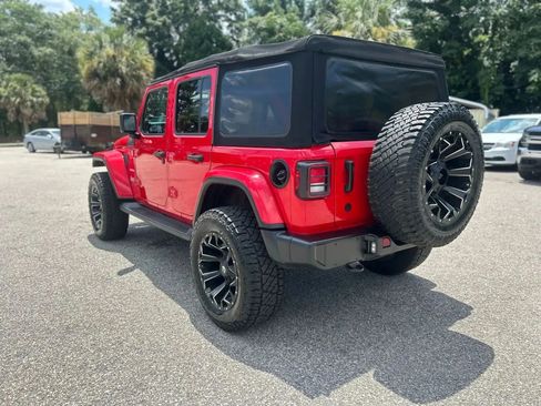 Used 2018 Jeep Wrangler Unlimited Sahara image 9