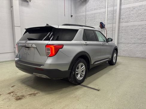 Used 2021 Ford Explorer XLT w/ Equipment Group 202A image 3