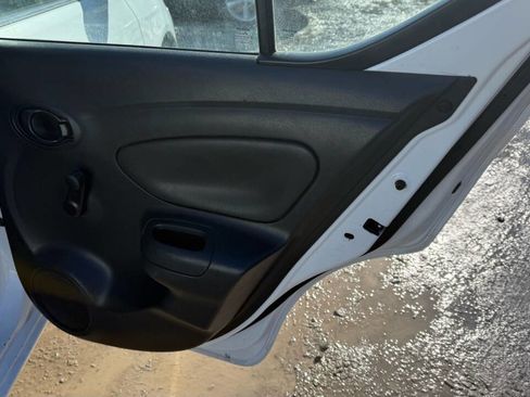 Used 2012 Nissan Versa S w/ Cruise Control Pkg image 8