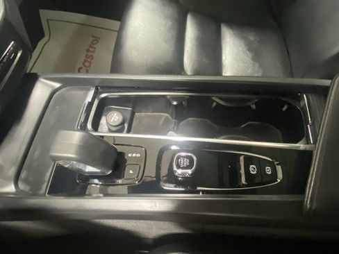 Used 2023 Volvo XC60 B5 Core w/ Climate Package image 27