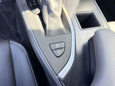Certified 2024 Lexus UX 250h FWD image 21