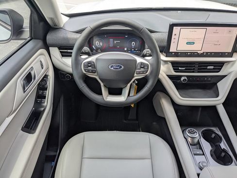 New 2026 Ford Explorer Active w/ Active Comfort Package RWD image 17