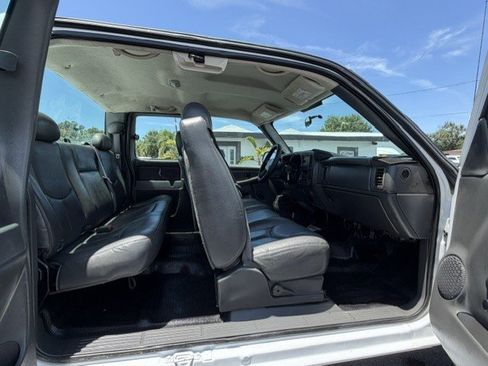 Used 2007 Chevrolet Silverado 2500 W/T RWD image 19