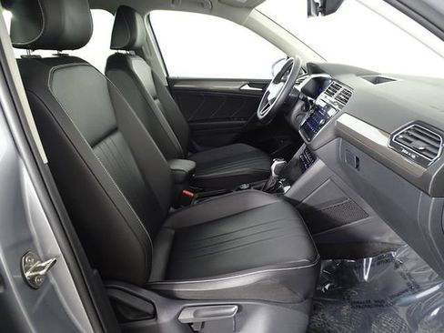 Used 2024 Volkswagen Tiguan SE AWD/4WD image 14