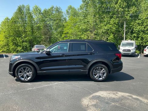 New 2026 Ford Explorer Active AWD/4WD image 8