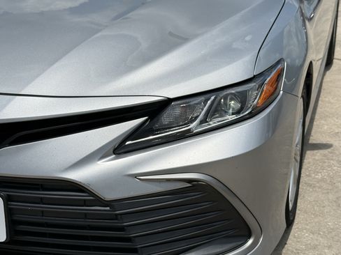 Used 2022 Toyota Camry LE FWD image 11