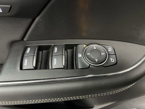 Certified 2025 Buick Envision Sport Touring image 23