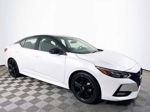 Certified 2022 Nissan Sentra SR w/ Midnight Edition image 3