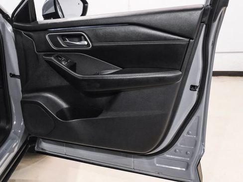 Used 2024 Nissan Rogue Platinum w/ Platinum Premium Package FWD image 39