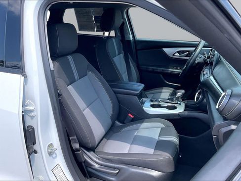 Certified 2025 Chevrolet Blazer LT FWD image 9