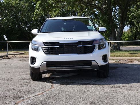 New 2026 Kia Seltos LX image 2