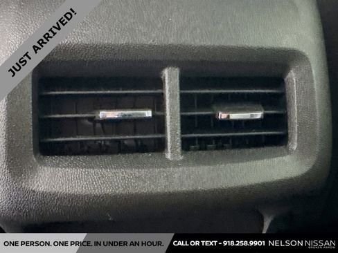 Used 2018 Chevrolet Equinox LT image 24