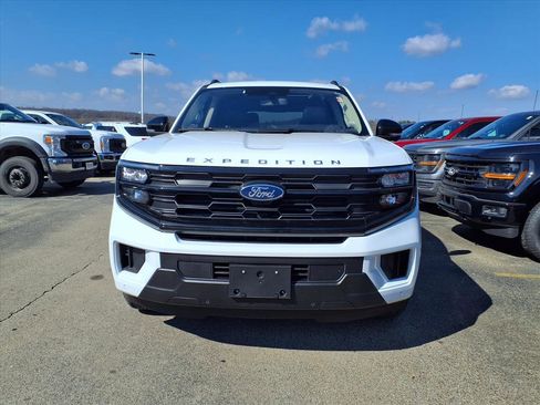 Used 2025 Ford Expedition Active image 6