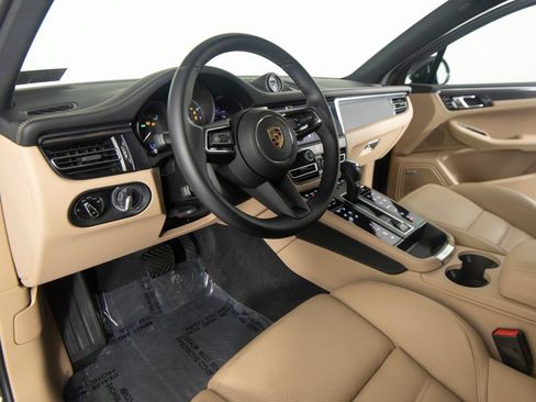 Certified 2024 Porsche Macan GTS AWD/4WD image 4