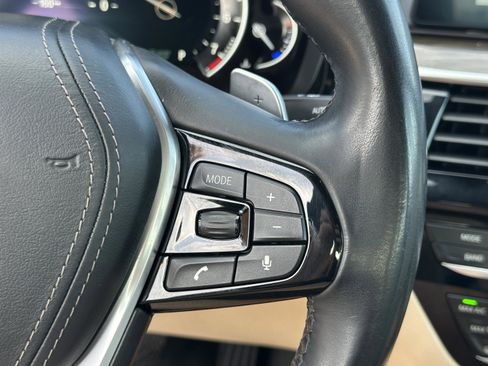 Used 2019 BMW 530i w/ Premium Package image 36