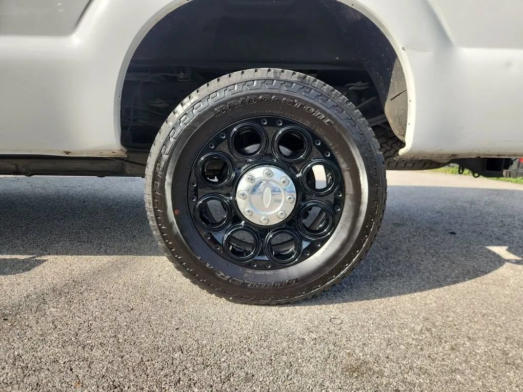 Used 2015 Ford F250 XL w/ Power Equipment Group AWD/4WD image 5