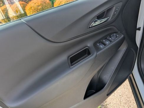 Used 2023 Chevrolet Equinox LT w/ LPO, Floor Liner Package AWD/4WD image 19